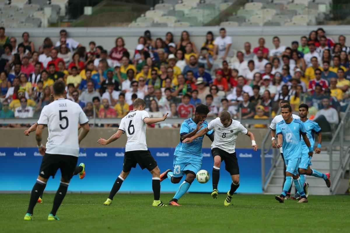 No segundo tempo, Alemanha manteve ritmo, ampliou vantagem e ainda perdeu pnalti