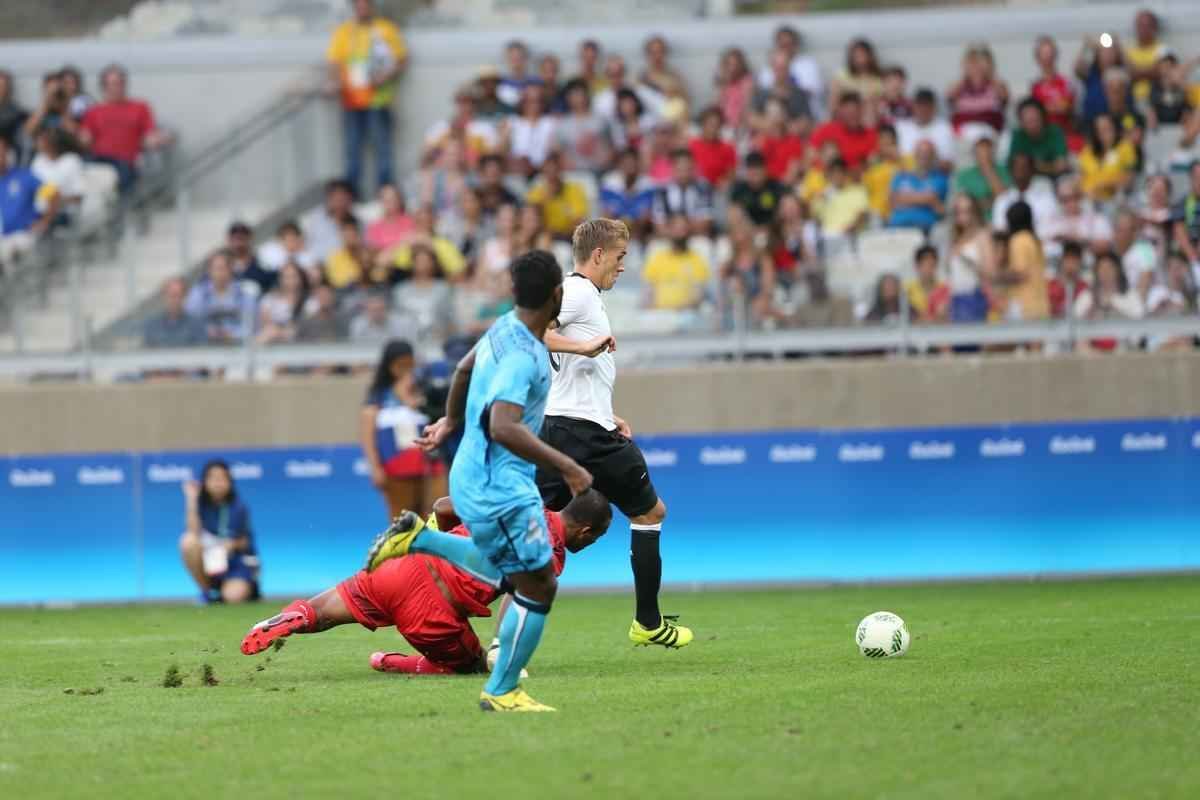 No segundo tempo, Alemanha manteve ritmo, ampliou vantagem e ainda perdeu pnalti