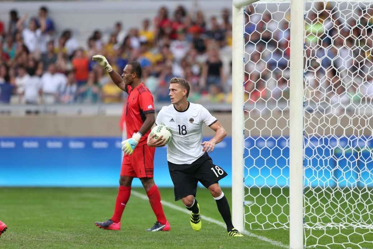 No segundo tempo, Alemanha manteve ritmo, ampliou vantagem e ainda perdeu pnalti