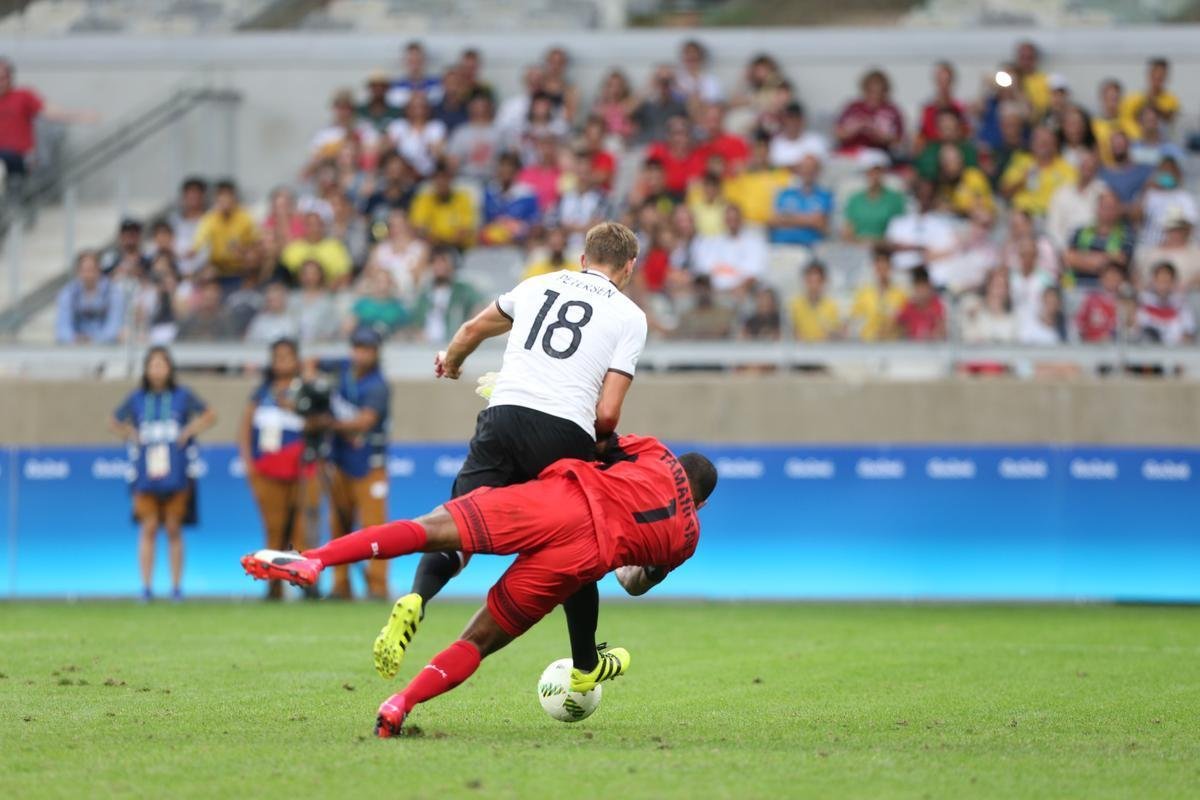 No segundo tempo, Alemanha manteve ritmo, ampliou vantagem e ainda perdeu pnalti