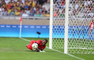 Goleiro Tamanisau ainda defendeu um pnalti alemo no segundo tempo