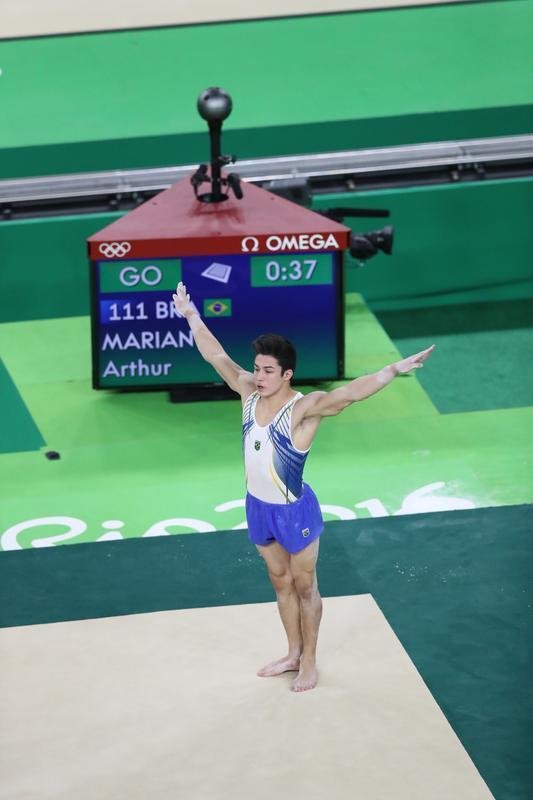 Srgio Sasaki e Arthur Nory disputaram final individual de ginstica artstica da Olimpada no Rio