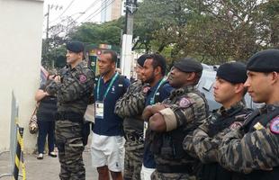 Sada de delegaes movimenta porta de hotel em Belo Horizonte