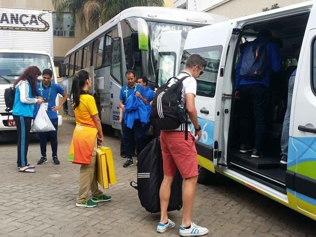 Sada de delegaes movimenta porta de hotel em Belo Horizonte