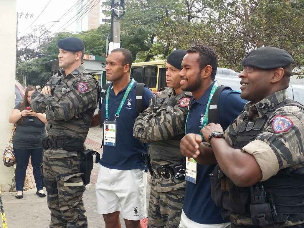 Sada de delegaes movimenta porta de hotel em Belo Horizonte