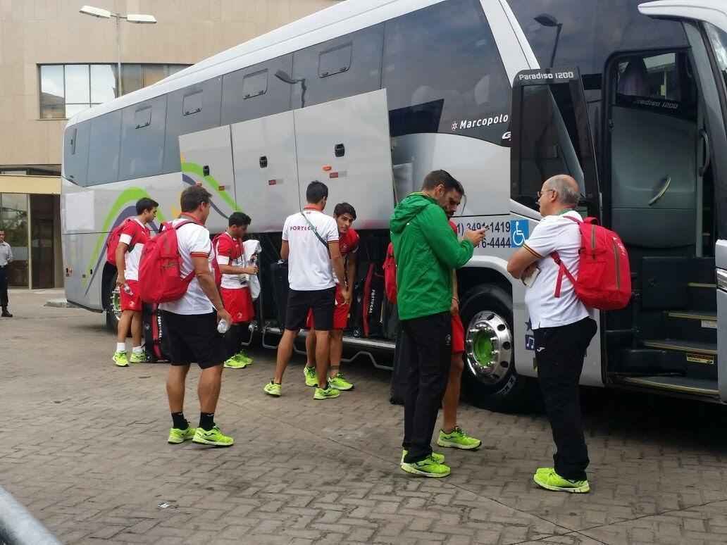 Sada de delegaes movimenta porta de hotel em Belo Horizonte