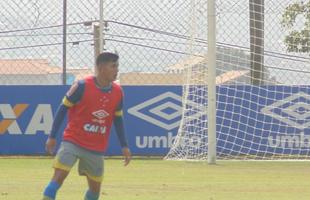 Eliminado com a Seleo Argentina na Olimpada, Lucas Romero voltou a treinar pelo Cruzeiro nesta quinta-feira (foto: Rafael Arruda/Superesportes)