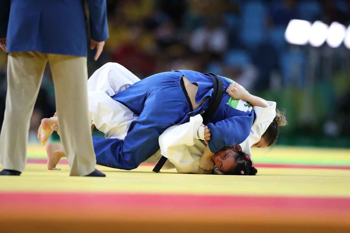 Apoiada pela torcida, judoca brasileira Mayra Aguiar derrotou Yalennis Castillo