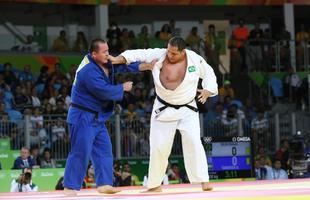 Rafael Silva vence Abdullo Tangriyev e garante medalha de bronze para o Brasil