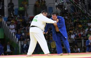 Rafael Silva vence Abdullo Tangriyev e garante medalha de bronze para o Brasil