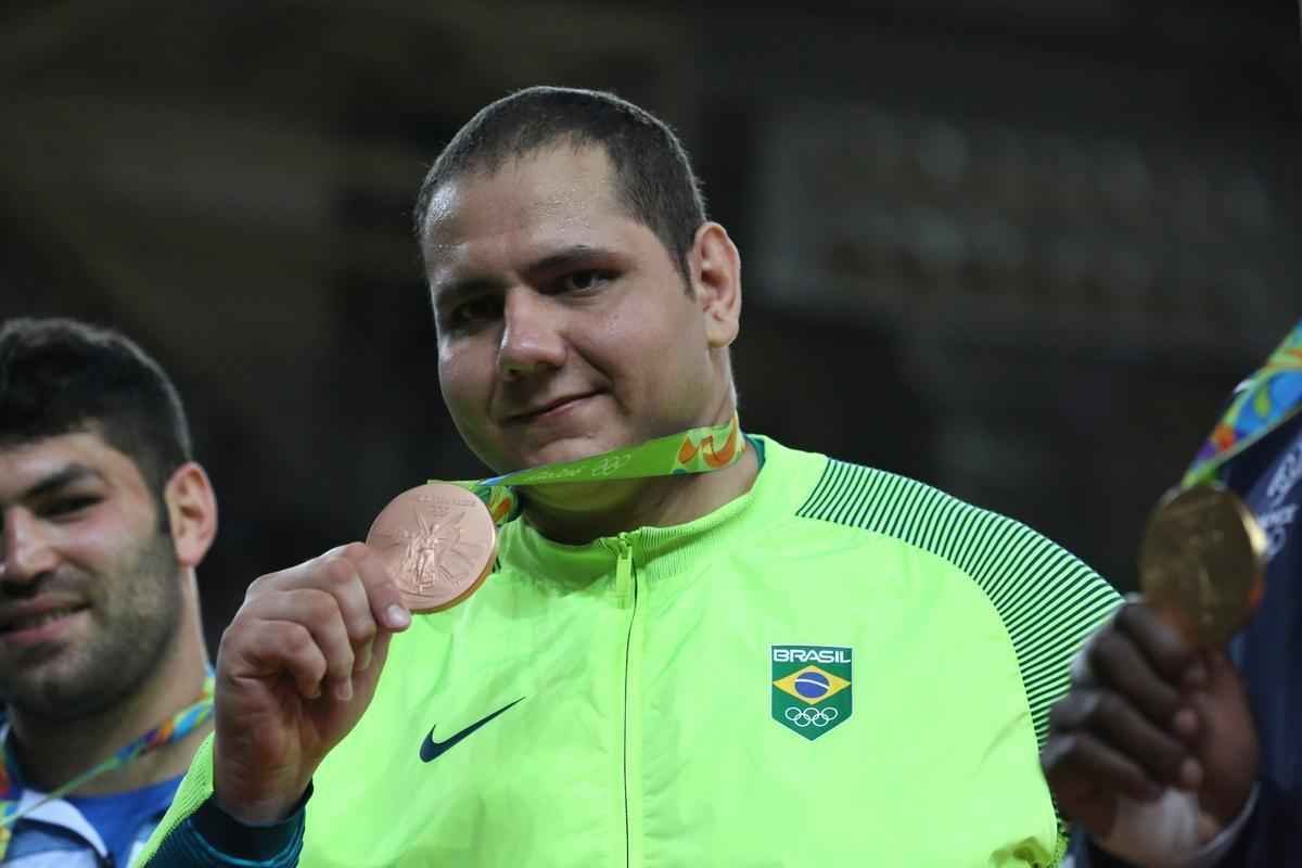 Aps derrota nas quartas de final, sul-mato-grossense venceu lutas consecutivas e garantiu mais um pdio para o Brasil nos tatames da Arena Carioca 2