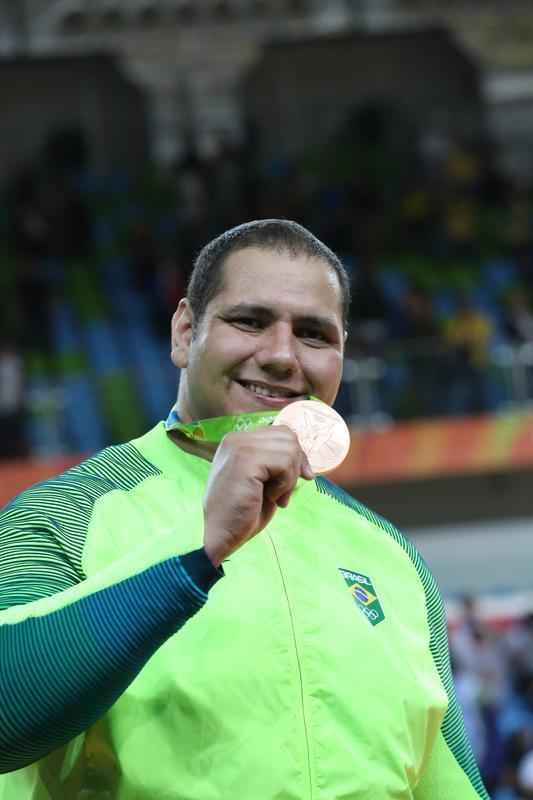 Aps derrota nas quartas de final, sul-mato-grossense venceu lutas consecutivas e garantiu mais um pdio para o Brasil nos tatames da Arena Carioca 2