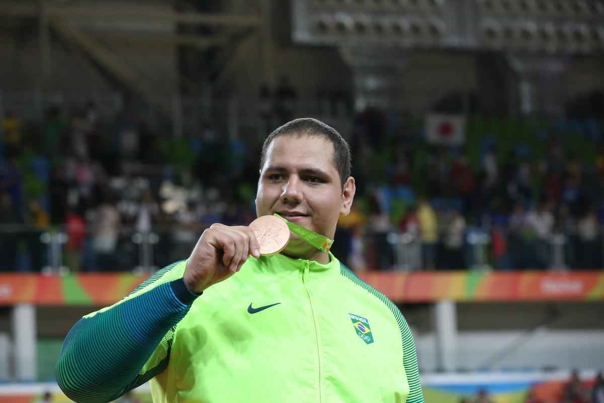 Aps derrota nas quartas de final, sul-mato-grossense venceu lutas consecutivas e garantiu mais um pdio para o Brasil nos tatames da Arena Carioca 2