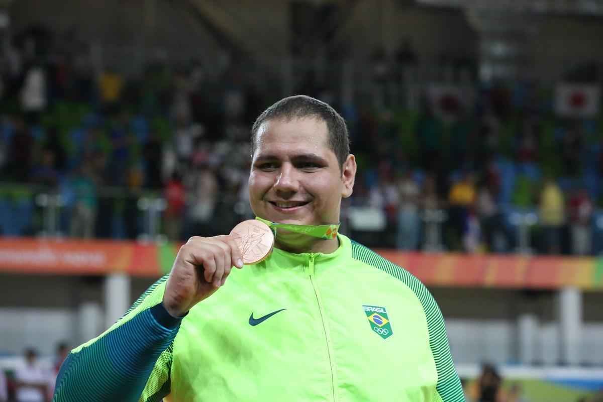 Aps derrota nas quartas de final, sul-mato-grossense venceu lutas consecutivas e garantiu mais um pdio para o Brasil nos tatames da Arena Carioca 2