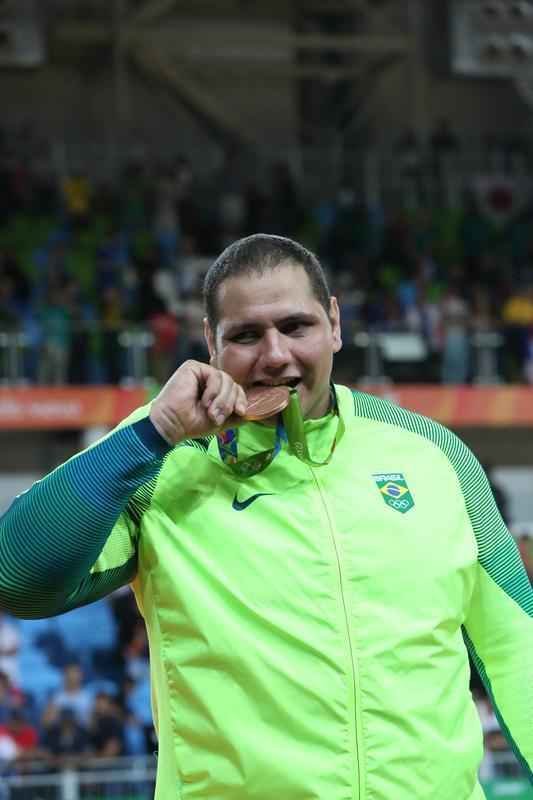 Aps derrota nas quartas de final, sul-mato-grossense venceu lutas consecutivas e garantiu mais um pdio para o Brasil nos tatames da Arena Carioca 2