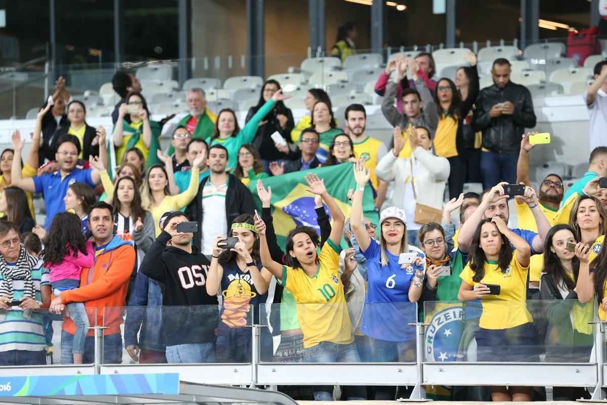 Torcedores no Mineiro durante jogo entre Brasil e Austrlia pelos Jogos Olmpicos