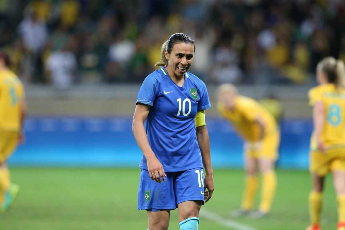 Imagens emocionantes das cobranas de pnaltis no Mineiro e da classificao do Brasil s semifinais do torneio feminino de futebol dos Jogos Olmpicos. Goleira Brbara pegou pnalti e deu vitria  Seleo por 7 a 6 sobre a Austrlia. Com 52 mil pagantes, estdio foi  loucura.