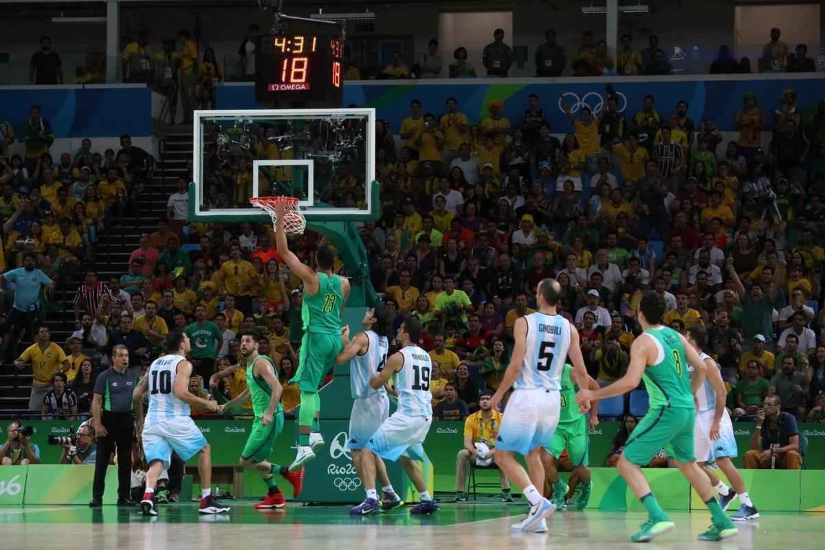 Fotos do jogo entre Brasil e Argentina na Arena Olmpica de Basquete (Rodrigo Clemente/EM D.A Press)