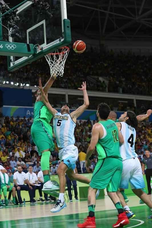 Fotos do jogo entre Brasil e Argentina na Arena Olmpica de Basquete (Rodrigo Clemente/EM D.A Press)