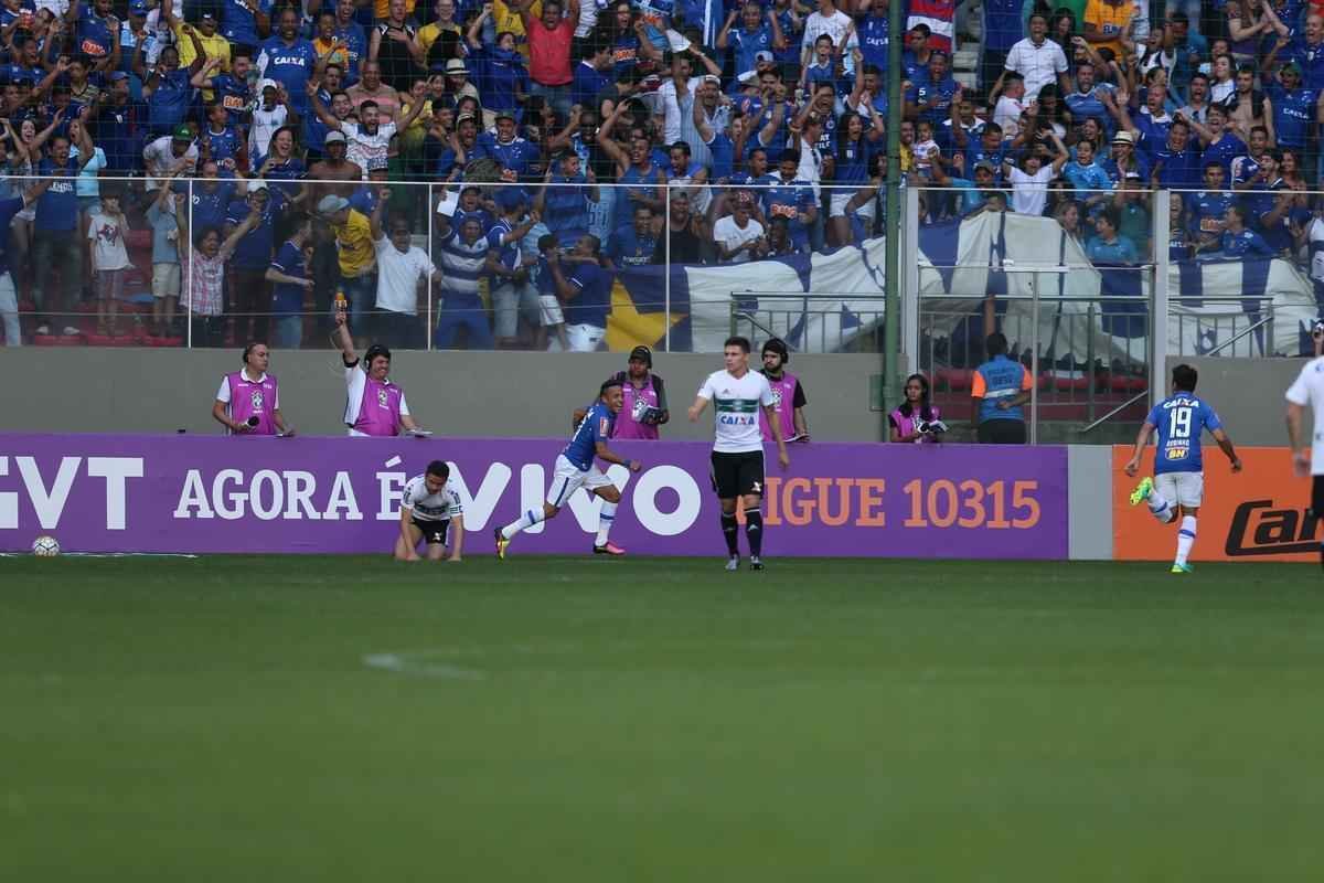 Fotos do jogo entre Cruzeiro e Coritiba, no Independncia, pela 20 rodada da Srie A (Edsio Ferreira/EM D.A Press)