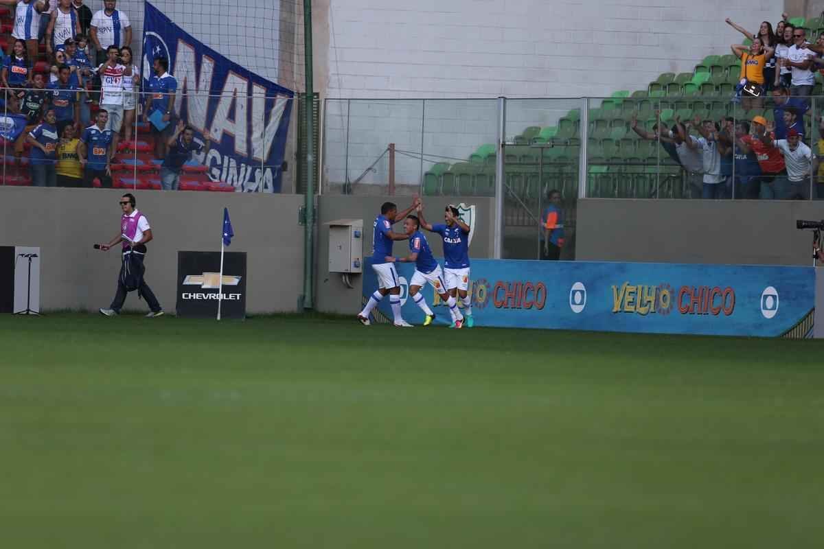 Fotos do jogo entre Cruzeiro e Coritiba, no Independncia, pela 20 rodada da Srie A (Edsio Ferreira/EM D.A Press)