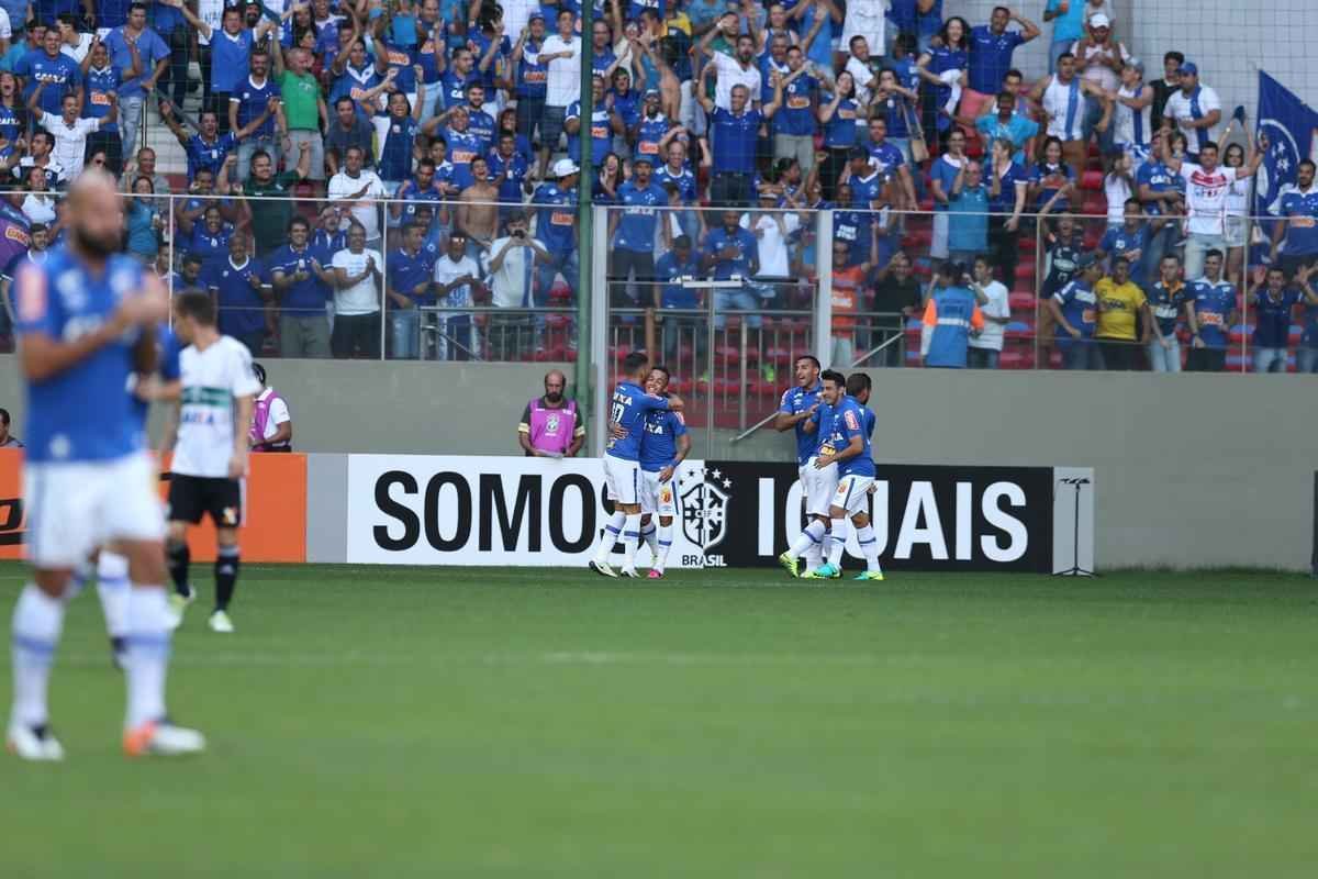 Fotos do jogo entre Cruzeiro e Coritiba, no Independncia, pela 20 rodada da Srie A (Edsio Ferreira/EM D.A Press)