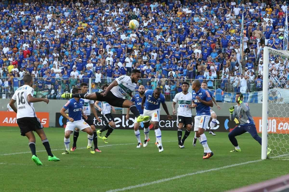 Fotos do jogo entre Cruzeiro e Coritiba, no Independncia, pela 20 rodada da Srie A (Edsio Ferreira/EM D.A Press)