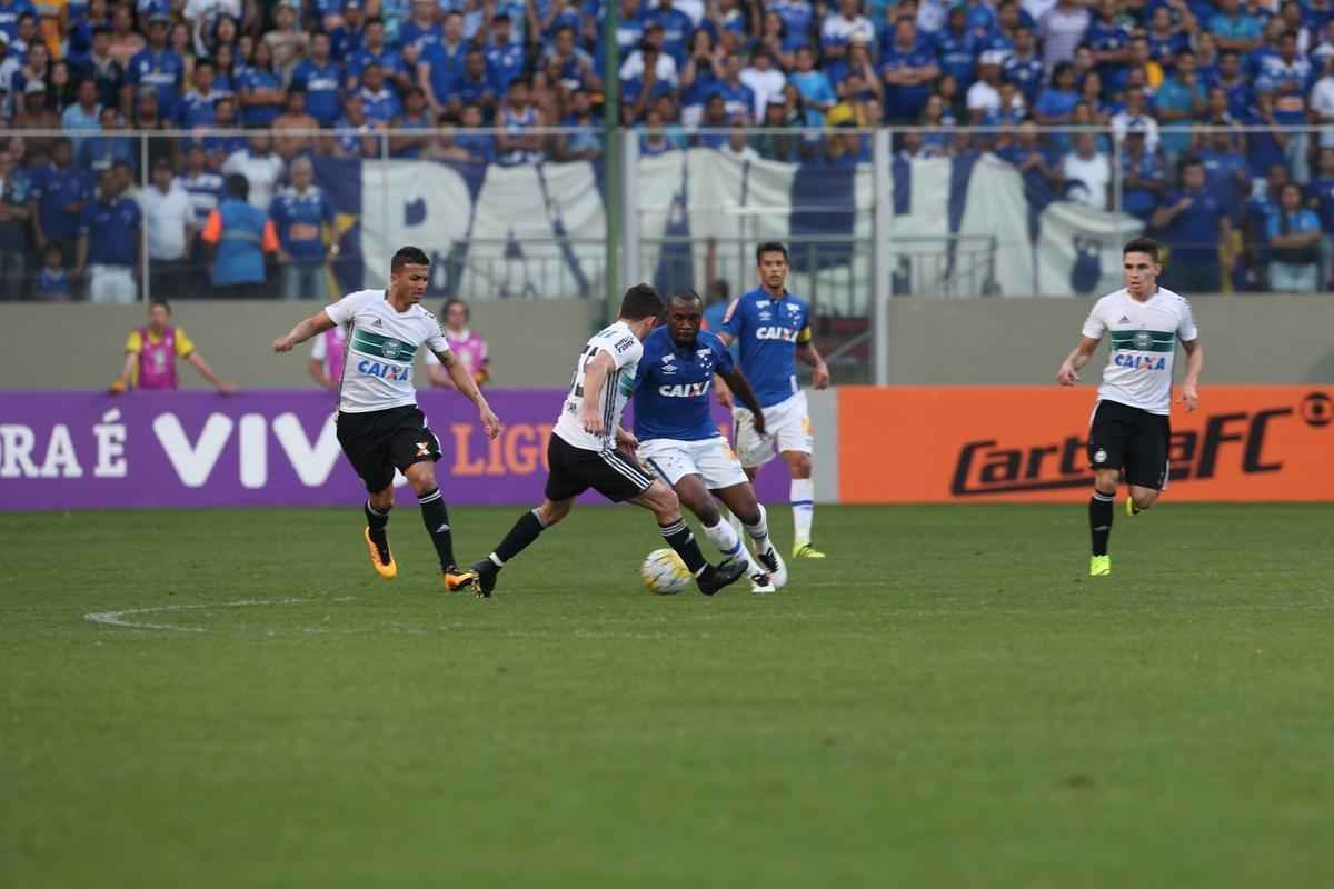 Fotos do jogo entre Cruzeiro e Coritiba, no Independncia, pela 20 rodada da Srie A (Edsio Ferreira/EM D.A Press)