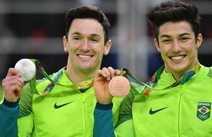 Brasileiros Diego Hypolito e Arthur Nory conquistaram a medalha de prata e bronze, respectivamente, na prova de solo da ginstica nos Jogos Olmpicos do Rio de Janeiro