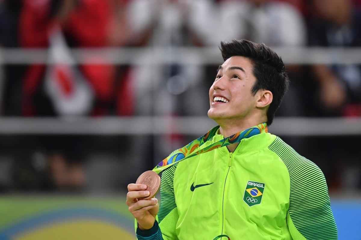 Brasileiros Diego Hypolito e Arthur Nory conquistaram a medalha de prata e bronze, respectivamente, na prova de solo da ginstica nos Jogos Olmpicos do Rio de Janeiro