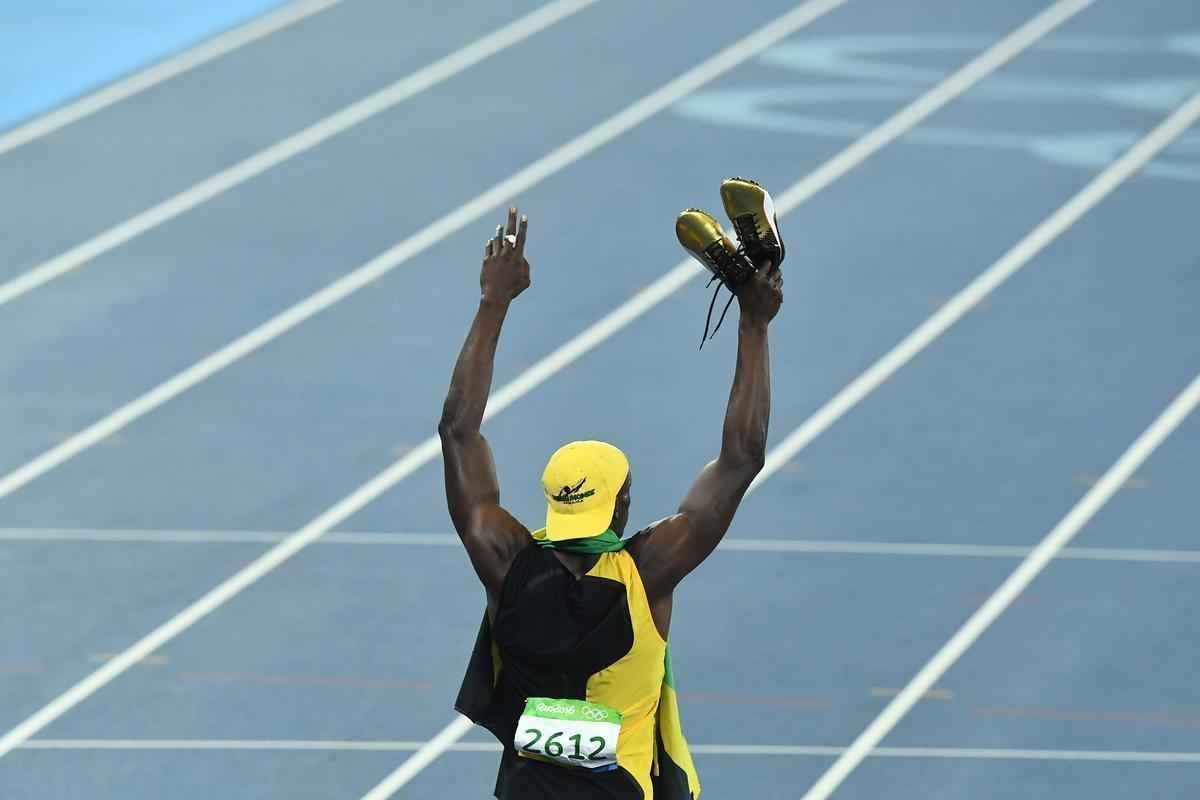 Usain Bolt comemorou tricampeonato olmpico com pblico no Engenho, no Rio
