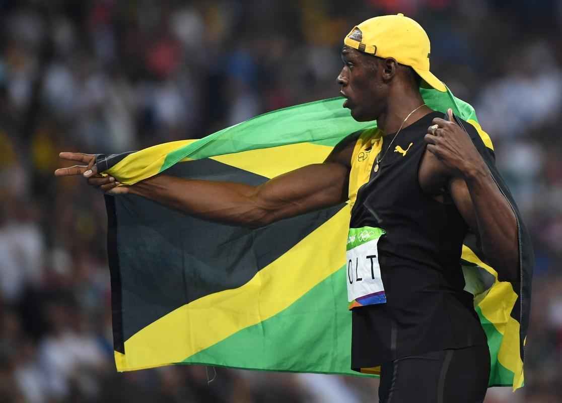 Usain Bolt comemorou tricampeonato olmpico com pblico no Engenho, no Rio