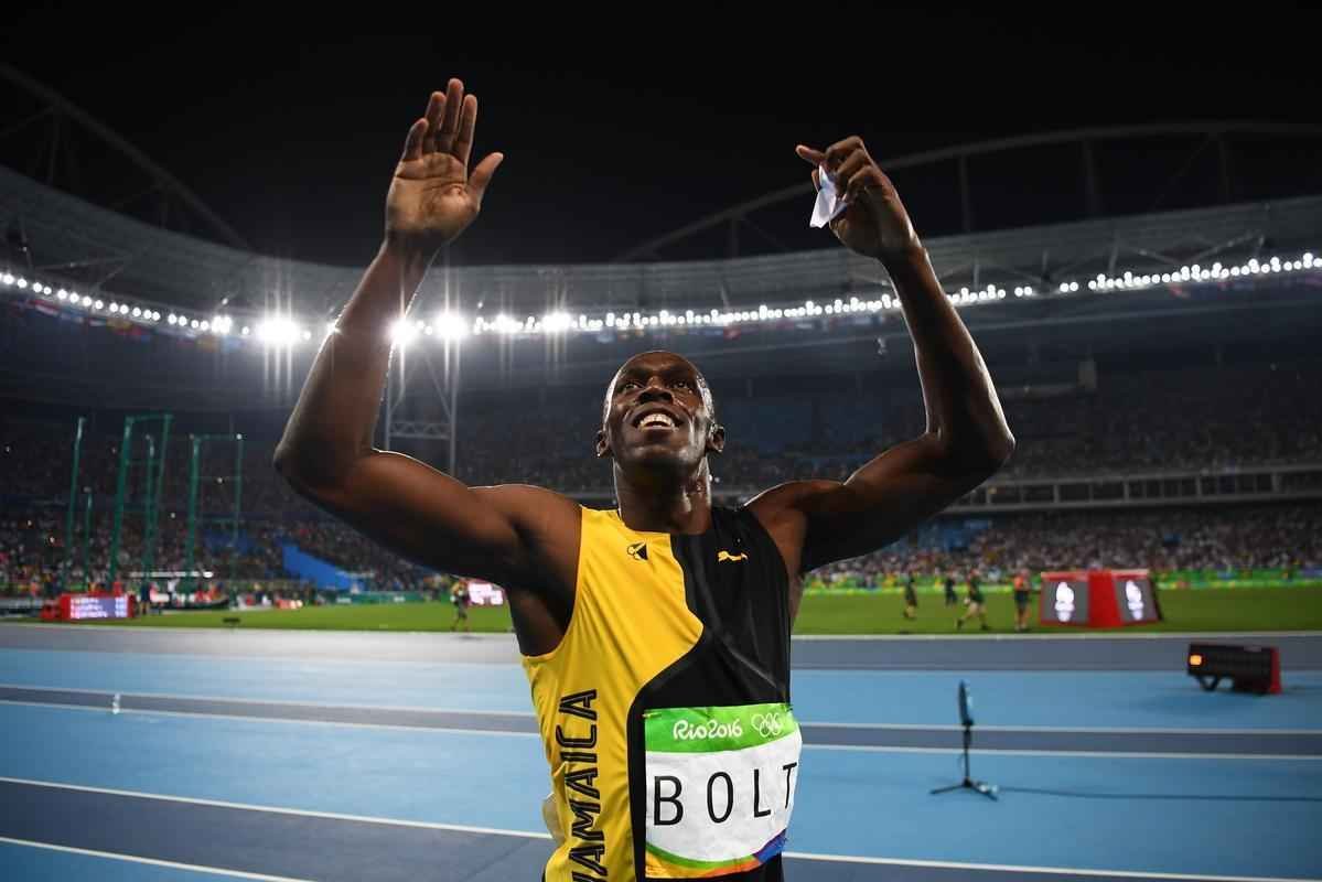 Usain Bolt comemorou tricampeonato olmpico com pblico no Engenho, no Rio