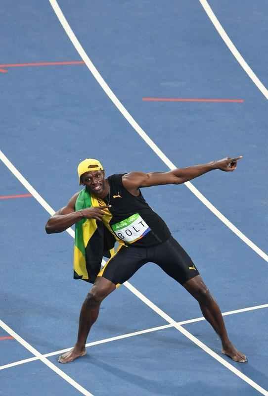 Usain Bolt comemorou tricampeonato olmpico com pblico no Engenho, no Rio