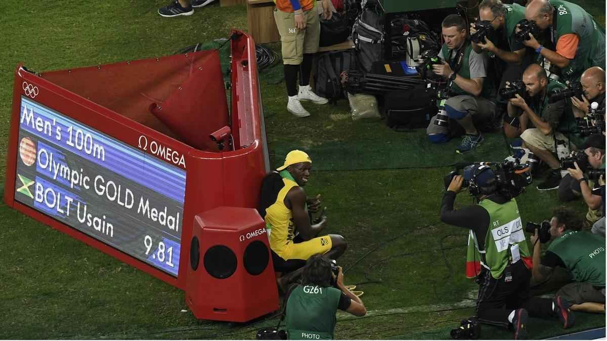 Usain Bolt comemorou tricampeonato olmpico com pblico no Engenho, no Rio