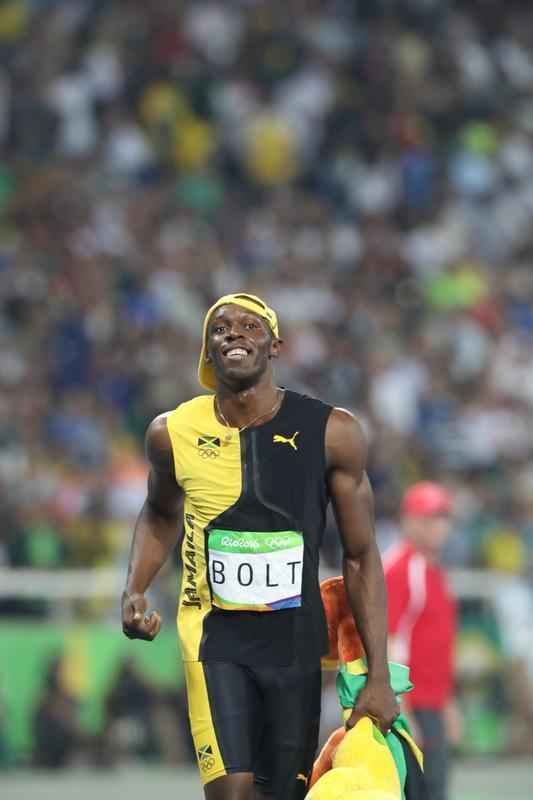 Usain Bolt comemorou tricampeonato olmpico com pblico no Engenho, no Rio