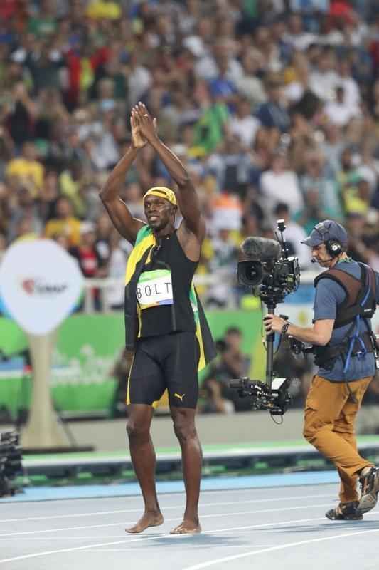 Usain Bolt comemorou tricampeonato olmpico com pblico no Engenho, no Rio