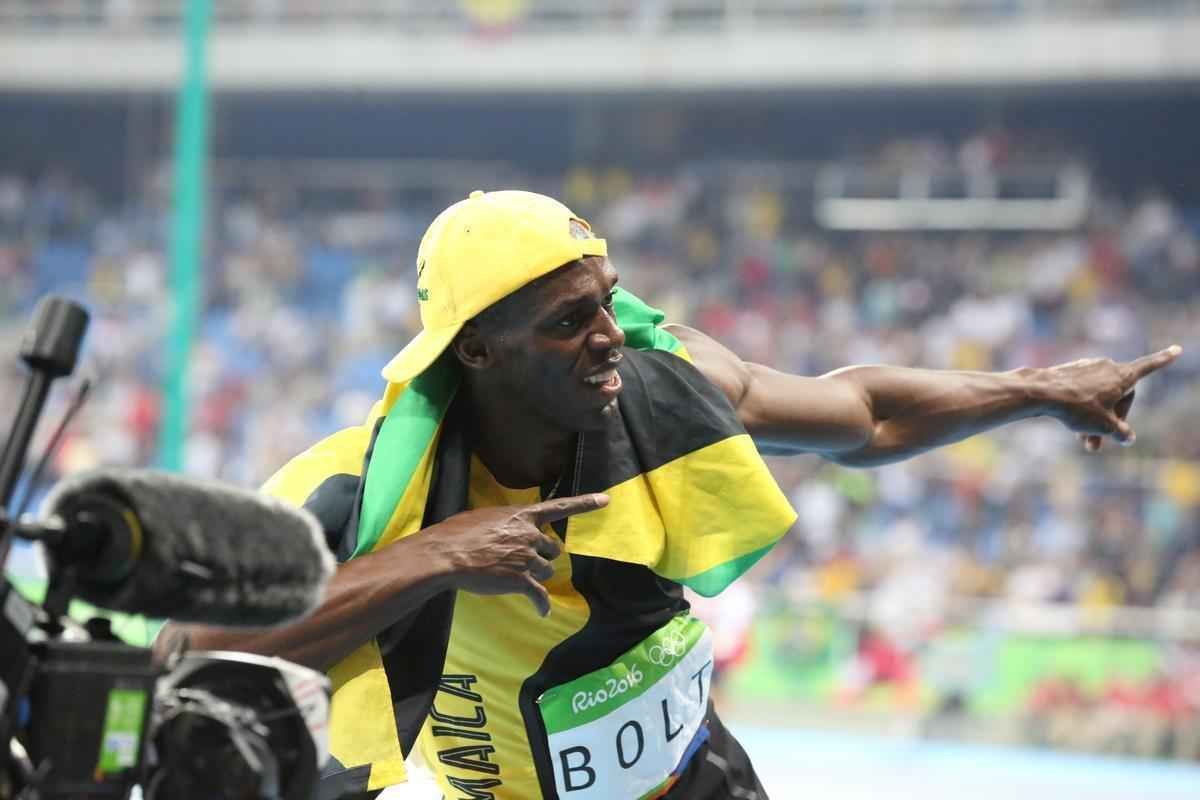Usain Bolt comemorou tricampeonato olmpico com pblico no Engenho, no Rio