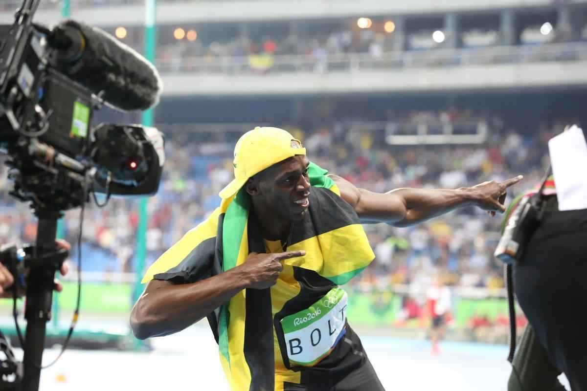 Usain Bolt comemorou tricampeonato olmpico com pblico no Engenho, no Rio