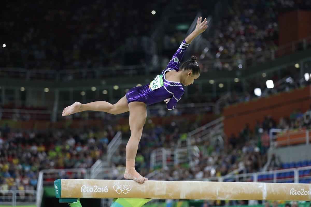 Na deciso, Flavinha sofreu um grande desequilbrio em um dos movimentos e chegou a ficar com apenas um p apoiado na trave, cometeu outras pequenas falhas e minimizou as suas chances