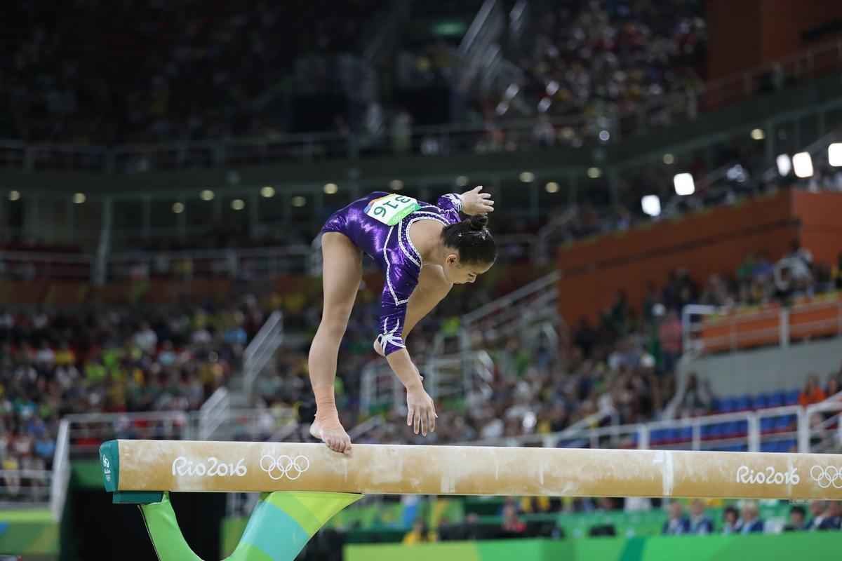 Na deciso, Flavinha sofreu um grande desequilbrio em um dos movimentos e chegou a ficar com apenas um p apoiado na trave, cometeu outras pequenas falhas e minimizou as suas chances