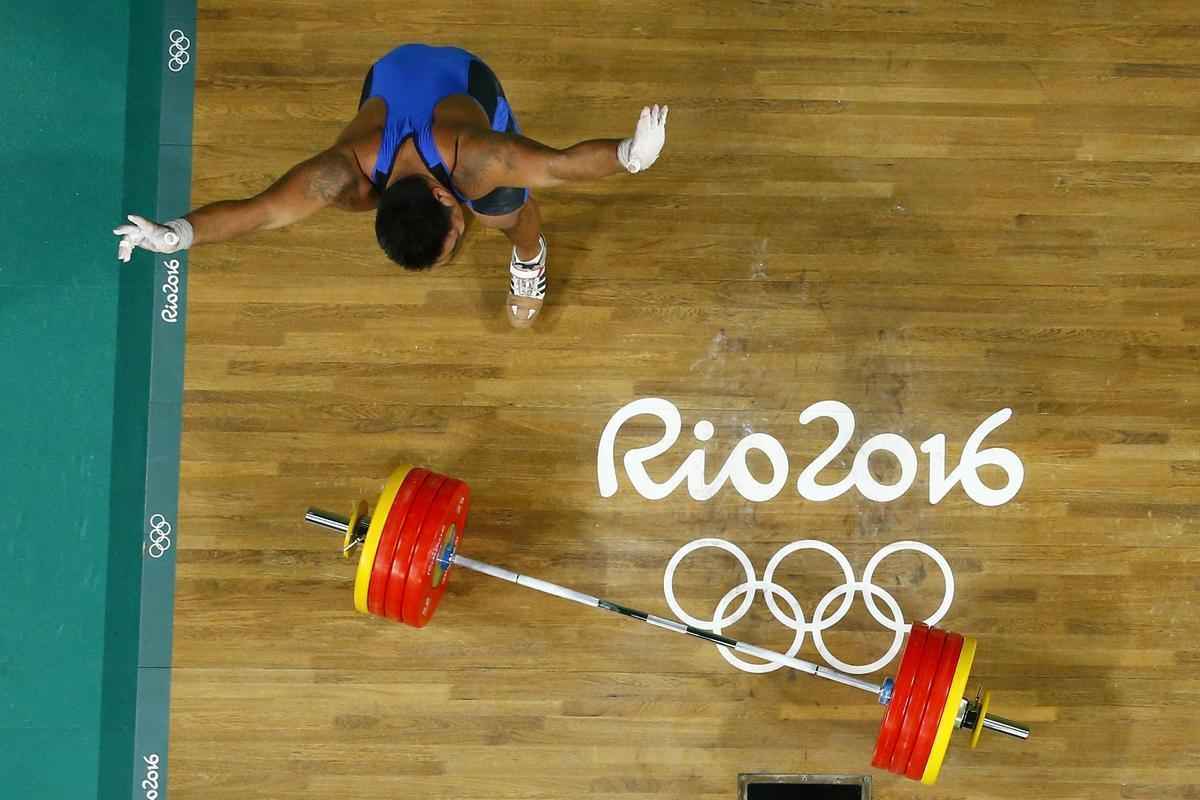 David Katoatau, de Kiribati, fez tradicional dancinha mesmo depois no levantar 208 kg no arremesso