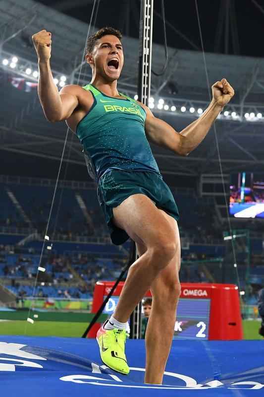 Fotos da prova de Thiago Braz, medalha de ouro no salto com vara