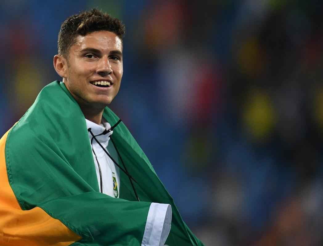 Imagens da comemorao do histrico ouro de Thiago Braz no salto com vara