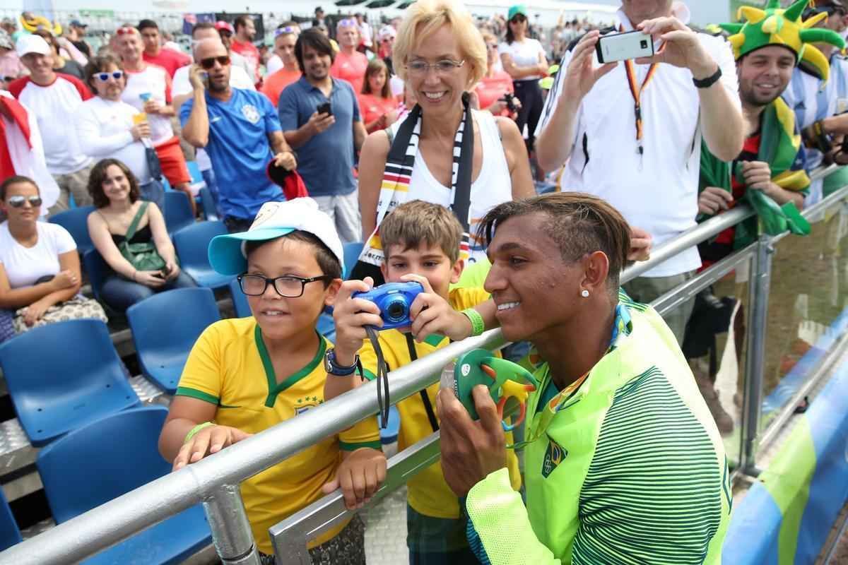 Confira fotos da disputa e da medalha de prata de Isaquias Queiroz