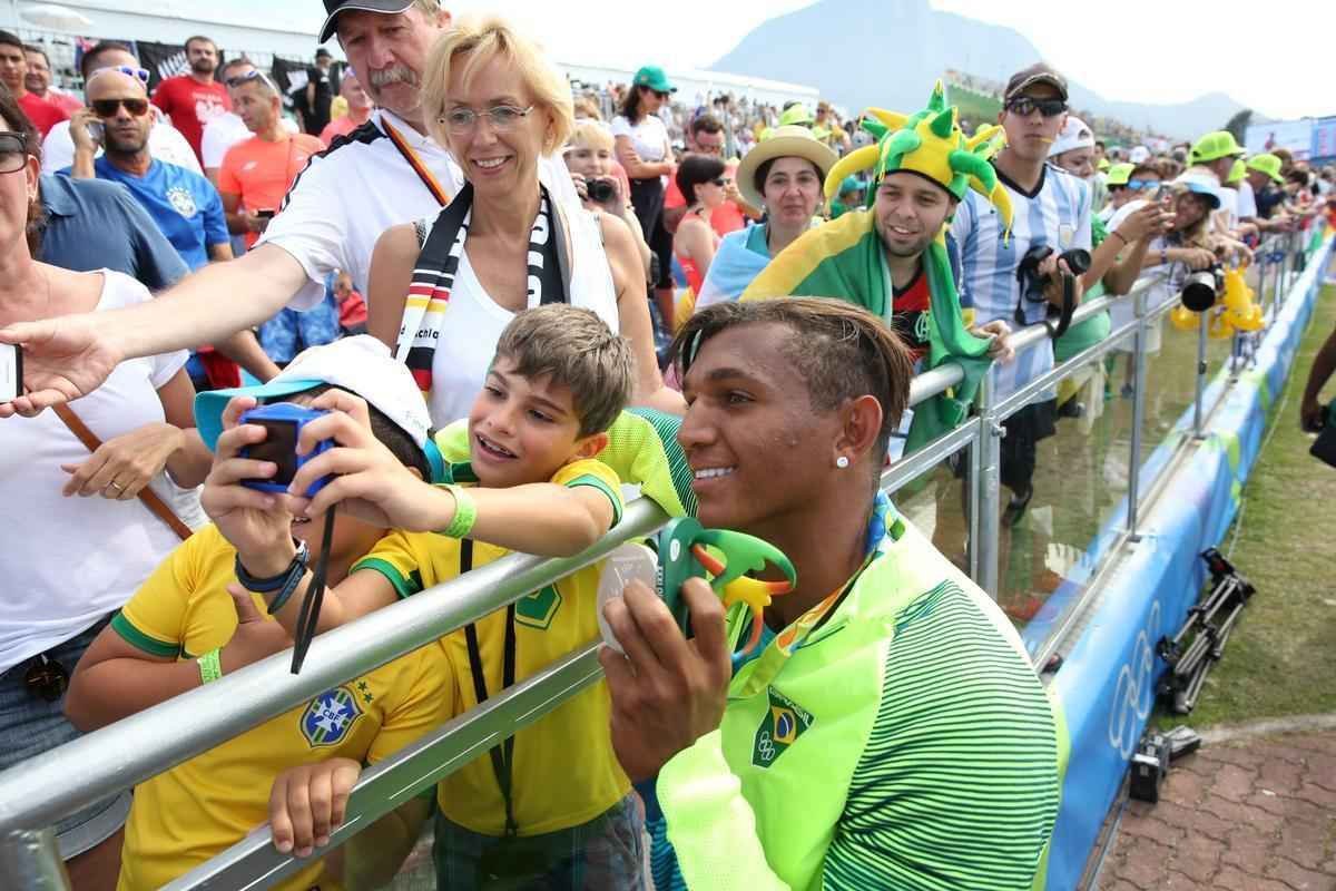 Confira fotos da disputa e da medalha de prata de Isaquias Queiroz