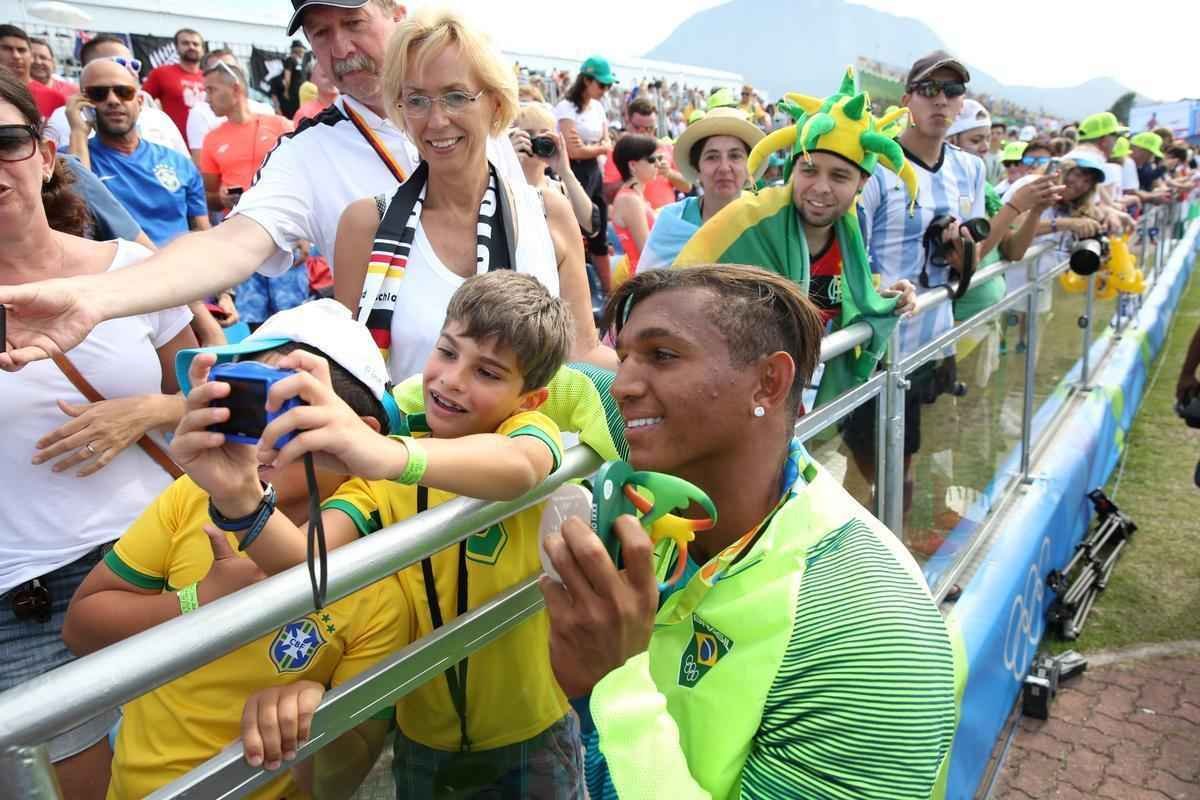Confira fotos da disputa e da medalha de prata de Isaquias Queiroz