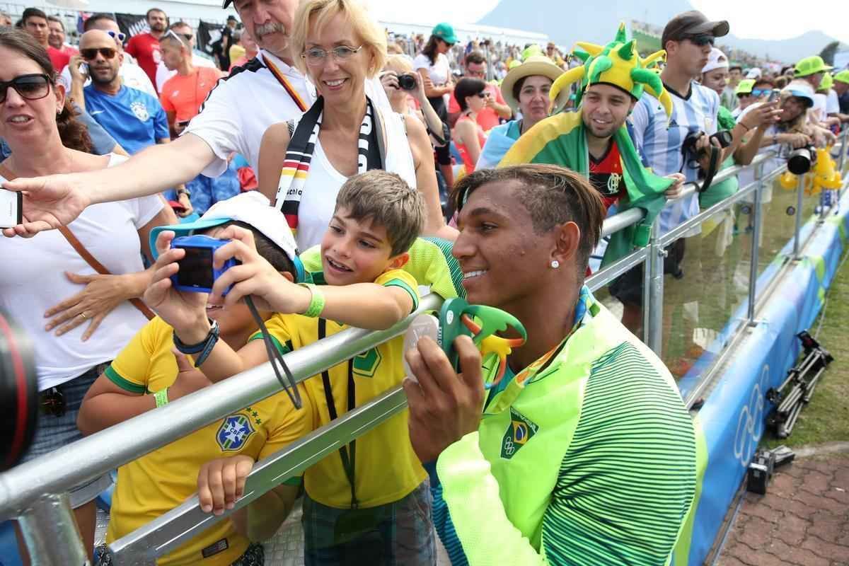 Confira fotos da disputa e da medalha de prata de Isaquias Queiroz