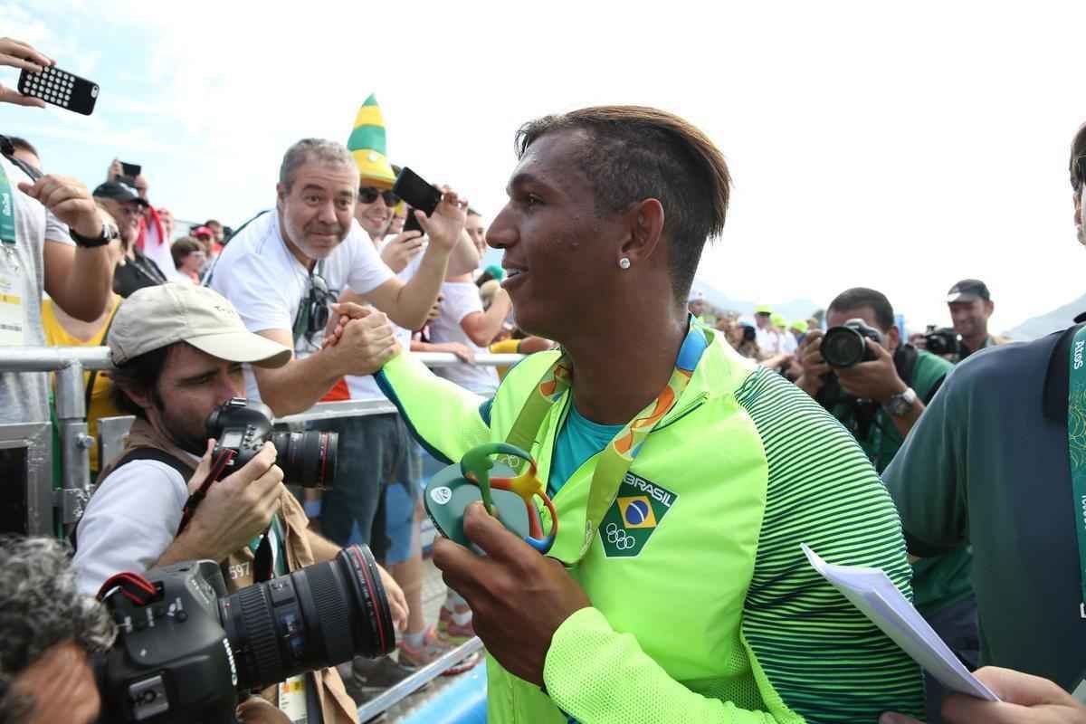 Confira fotos da disputa e da medalha de prata de Isaquias Queiroz
