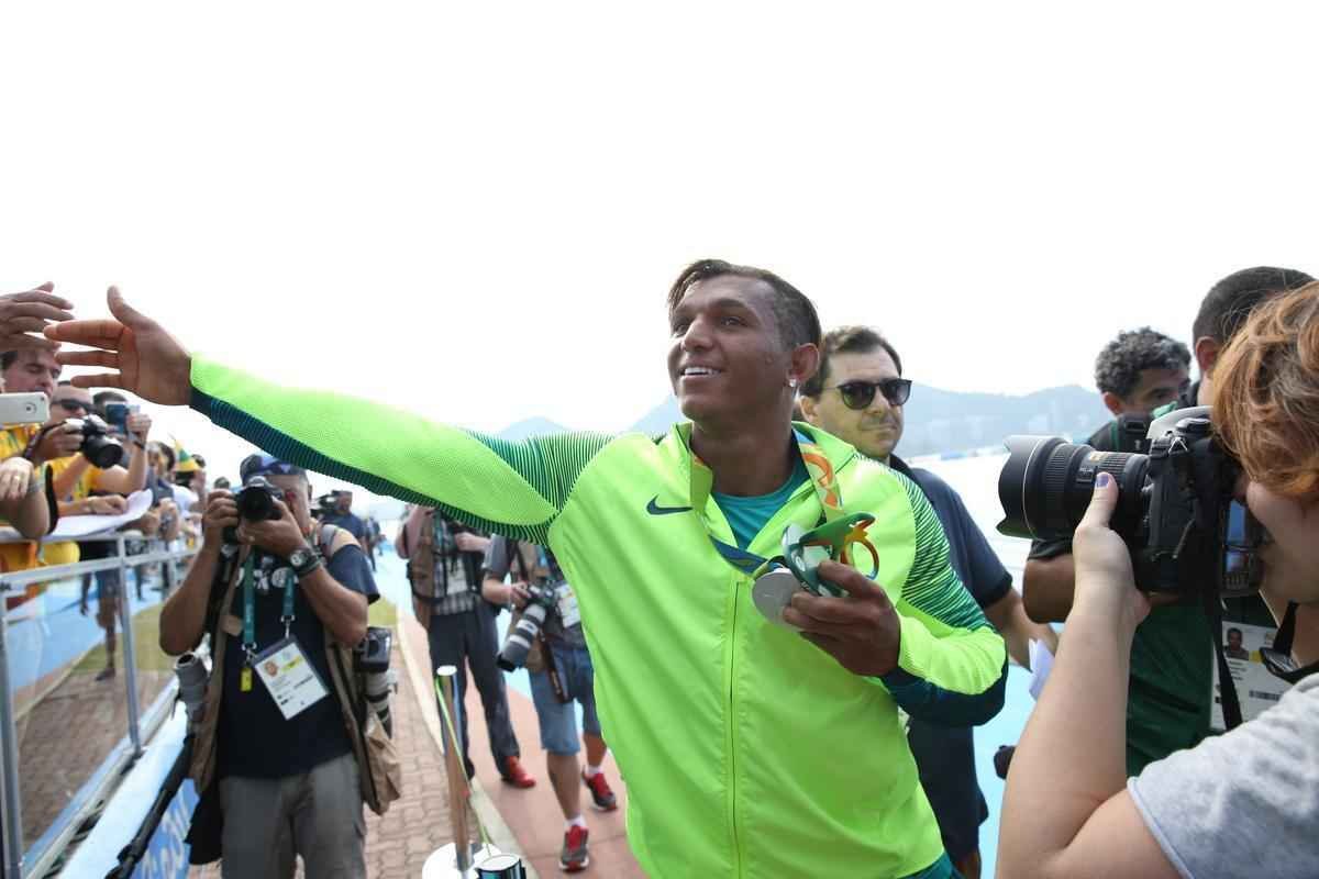 Confira fotos da disputa e da medalha de prata de Isaquias Queiroz